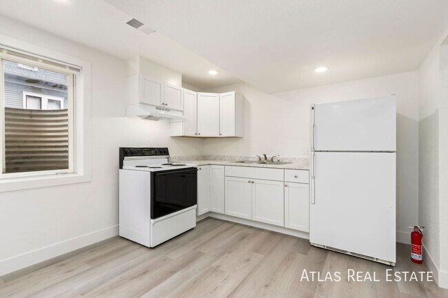 Building Photo - 1904 8th Ave