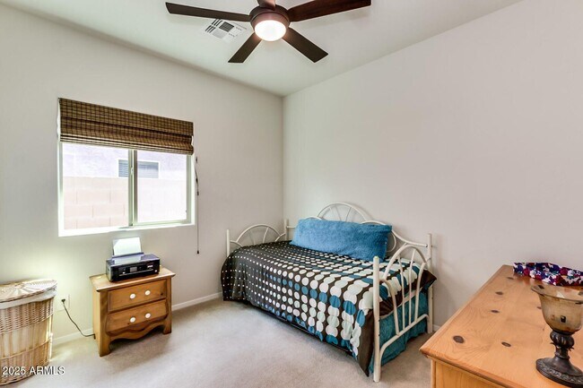 Building Photo - 1657 W Desperado Way