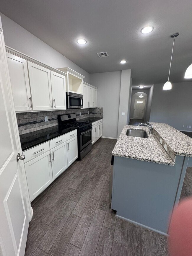 Building Photo - Lovely Southern Reserve 3 Bed 2 Bath - Jen...