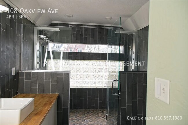Building Photo - 108 Oakview Ave