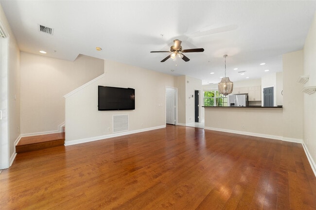 Building Photo - 463 School House Rd