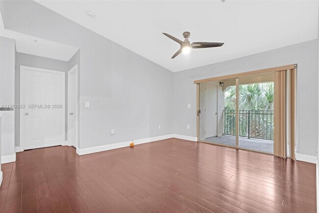 Building Photo - 2586 Centergate Dr