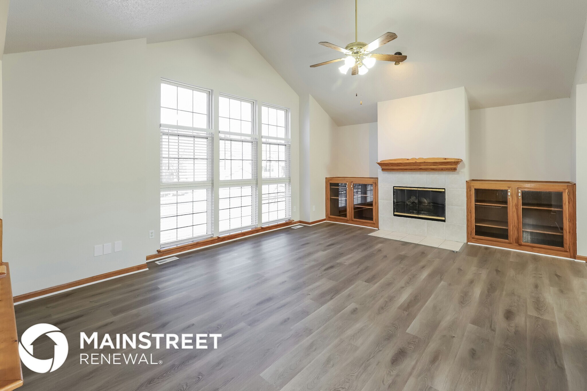 Building Photo - 309 SW Creek Ridge Drive .