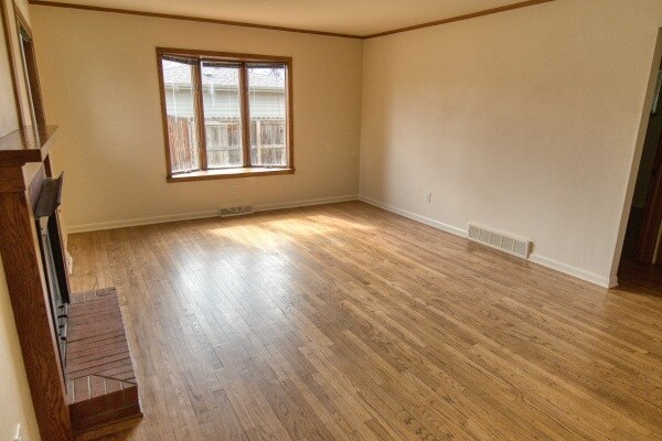 Living room bay window - 4365 Pierson St
