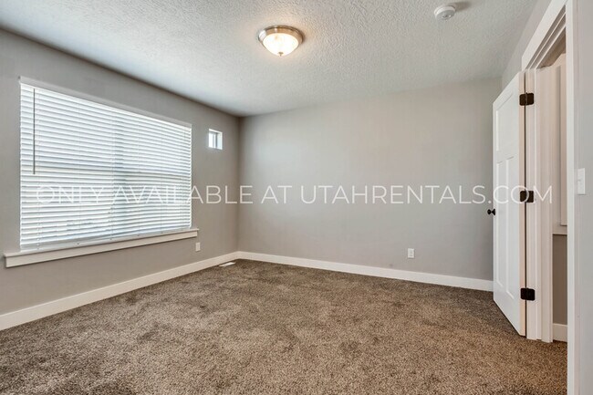 Building Photo - 774 S 1600 W