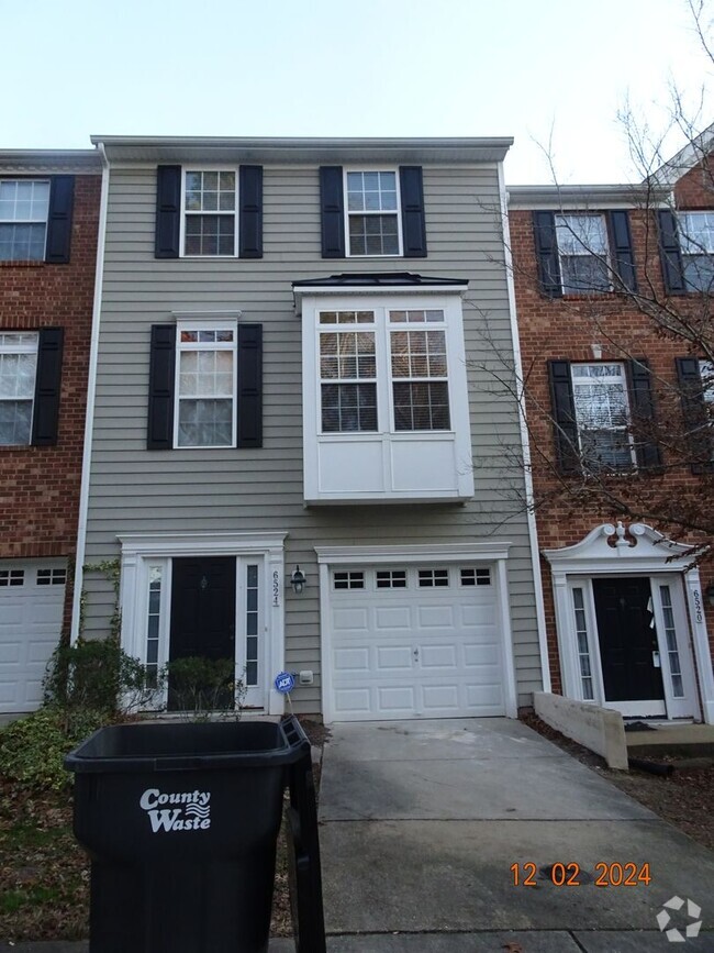 Building Photo - 3 Bedroom Townhome Rental in Liberty Crossing