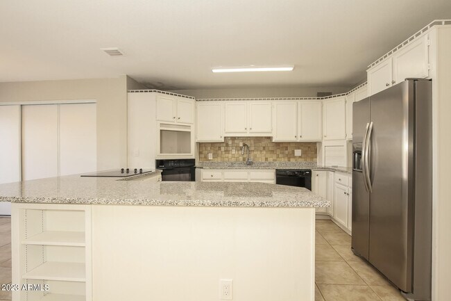 Building Photo - 2528 W Bloomfield Rd