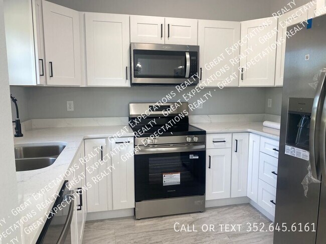 Building Photo - 13679 SE 52nd Ct