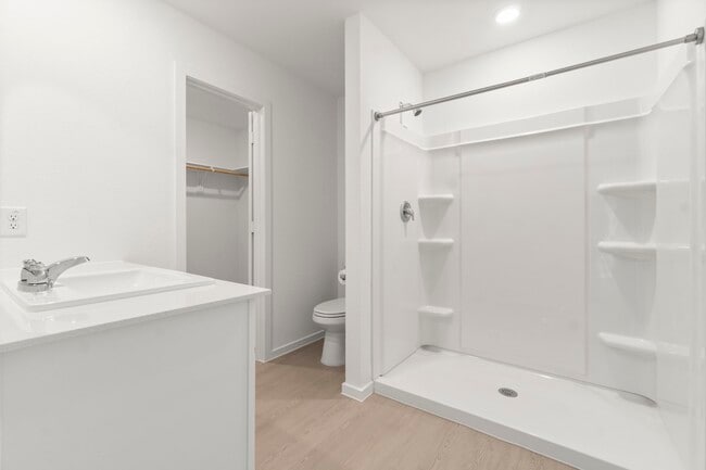 Building Photo - 25429 Carnation Ct