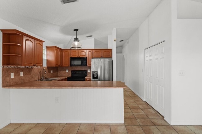 Building Photo - 7601 NW 166th Terrace