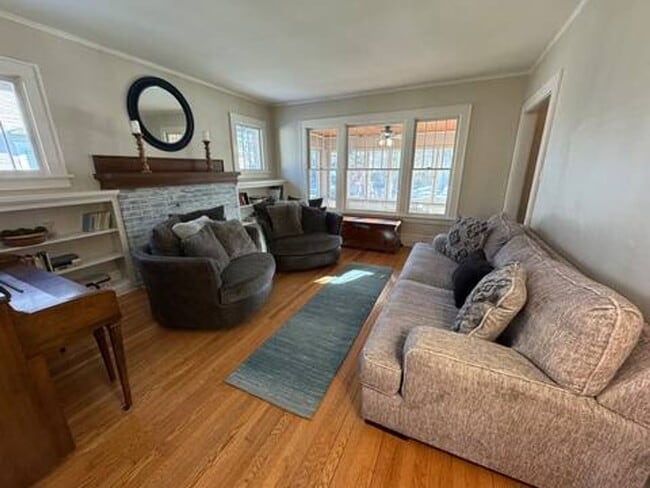 Building Photo - Fully Furnished 4-Bedroom Home Near Clinic...