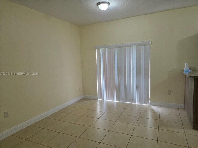 Building Photo - 1371 NW 9th Ct