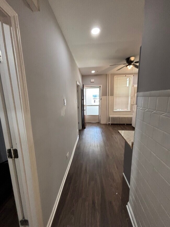 Building Photo - 3053 N Elbridge Ave
