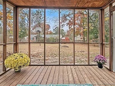 Building Photo - 729 Emerald Dr