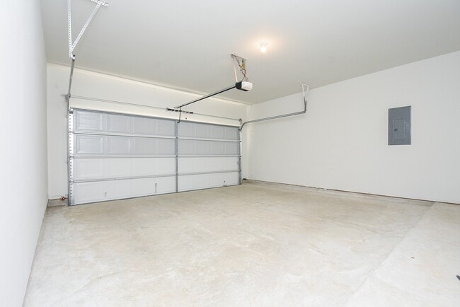 Building Photo - 27131 Grey Fox Run