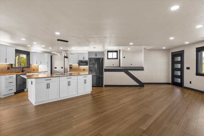 Building Photo - 2477 Coker Butte Rd