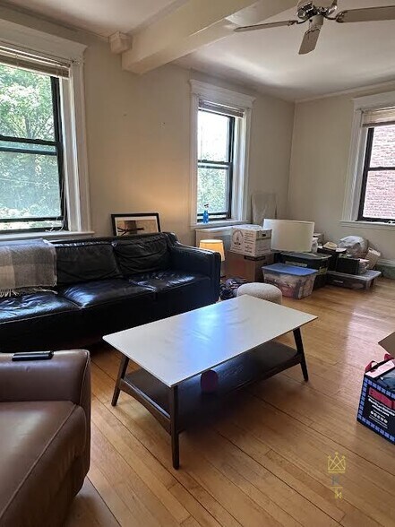 Building Photo - 1090 Beacon St