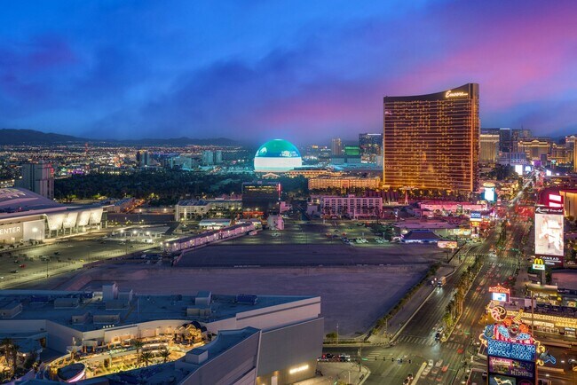 Building Photo - Sky Las Vegas - 2809