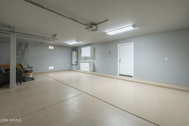 Building Photo - 6326 W El Cortez Pl