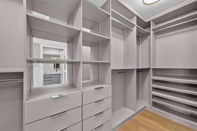 Building Photo - 16500 Collins Ave