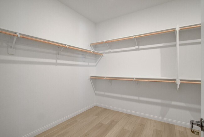 Building Photo - 10276 Thurso Ave