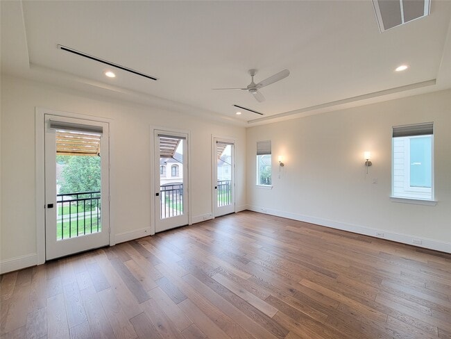 Building Photo - 533 W 27th St