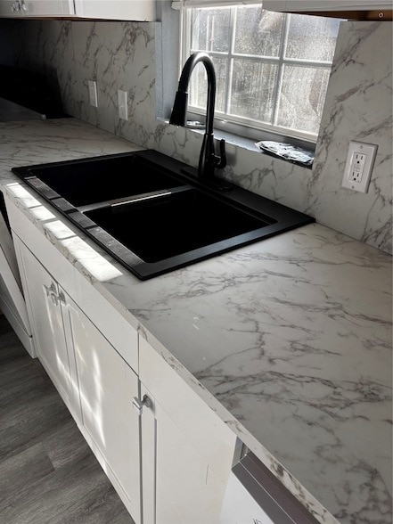 Building Photo - 100 Ross St