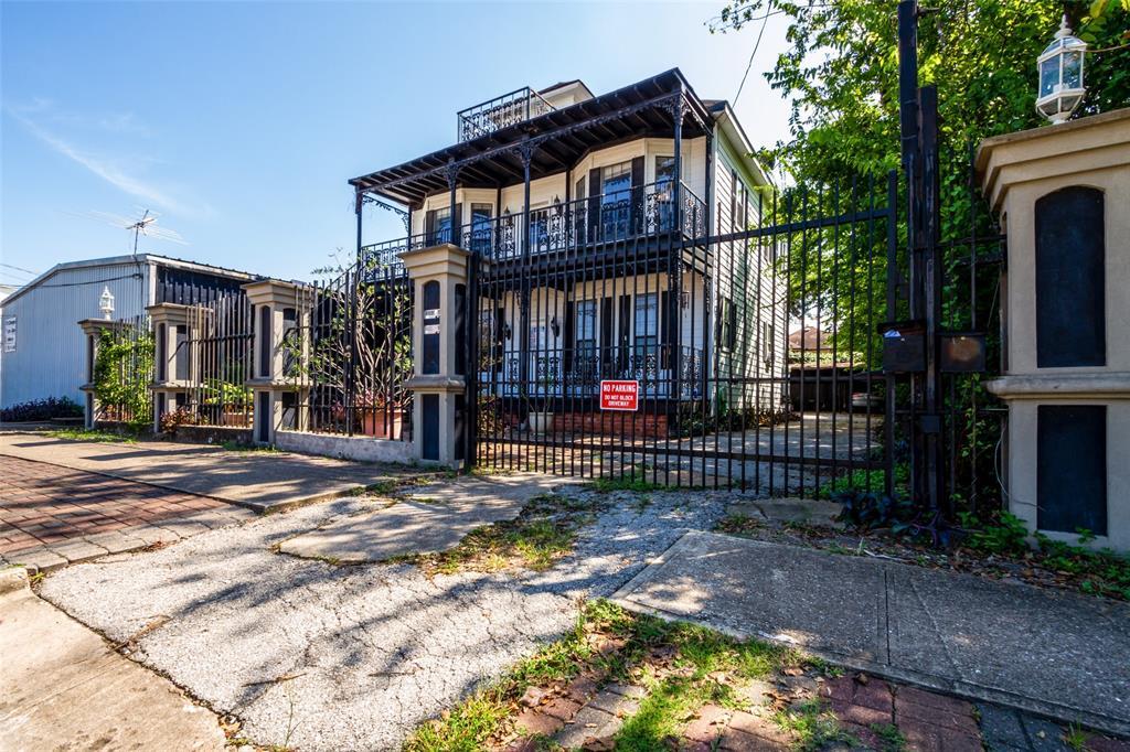 Building Photo - 2505 Austin St