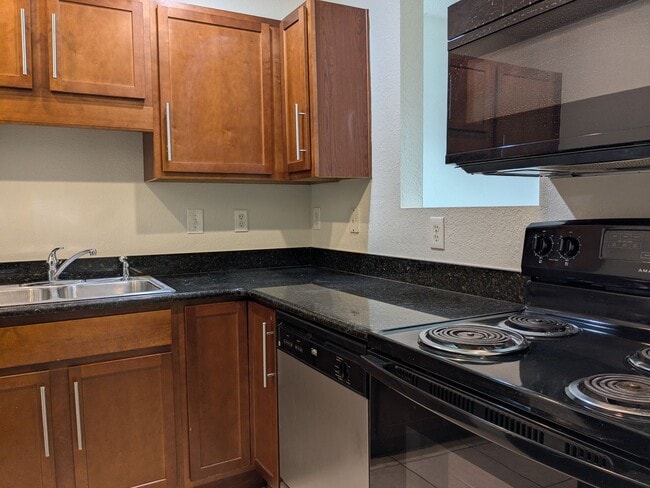 Building Photo - First Floor 1 Bedroom, 1 Bathroom Condo in Metro at Michigan Park