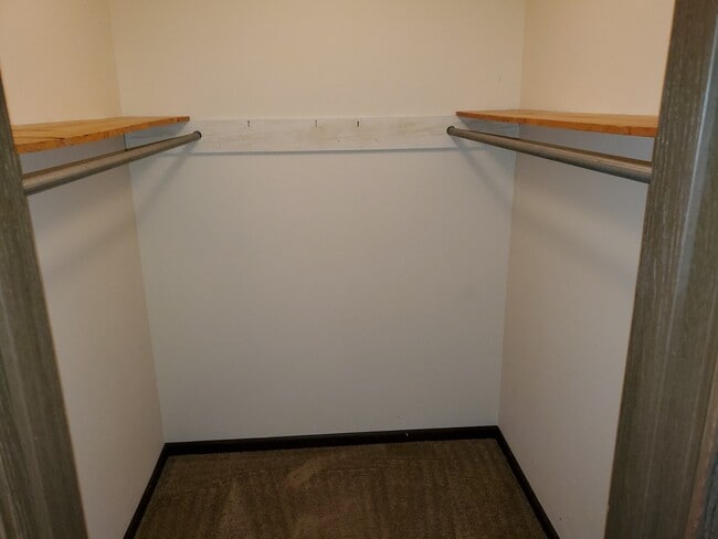 Building Photo - Smithton Condo near Broadway/Hwy 63, new paint and carpet, w/d included, top level