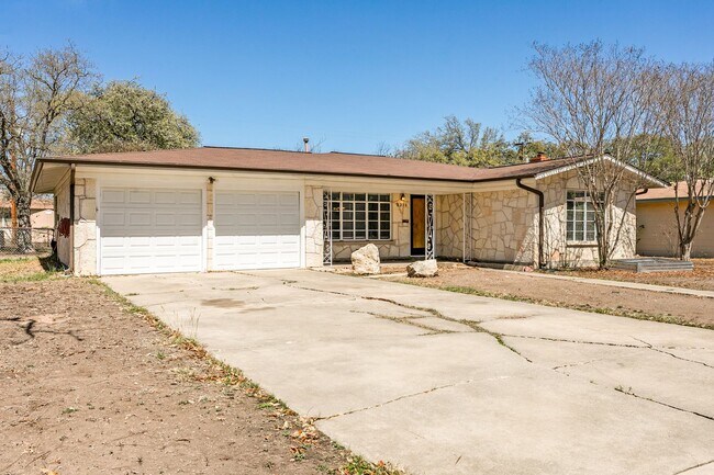 Building Photo - Charming 3-bedroom in the heart of Monticello Park