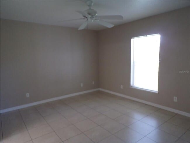 Building Photo - 385 Sunflower St