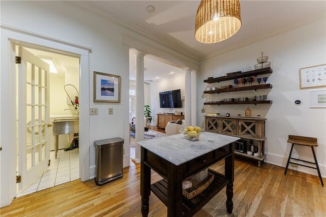 Building Photo - 654 Cresthill Ave NE