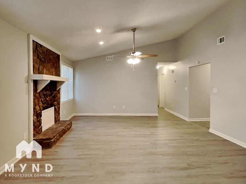 Building Photo - 9274 River Chase Way