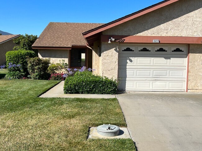 Building Photo - Updated 2 bed / 2 bath Capri in Leisure Vi...