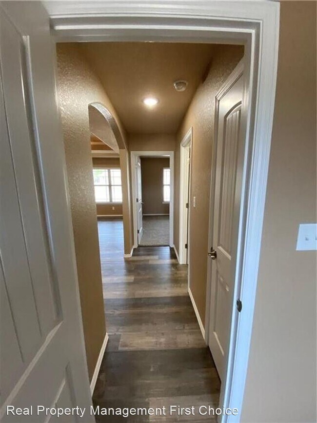 Building Photo - 3 br, 2 bath House - 713 Black Creek Lane