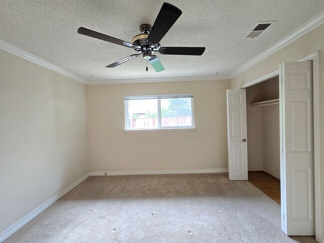 Building Photo - Beautiful 3 bed 2 bath Cambrian home in a great school district