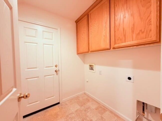 Building Photo - Bright & Spacious 4BD/3BA Home with Downstairs Bed/Bath in Elk Grove