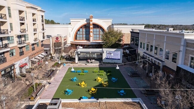 Building Photo - 440 Baroque Dr