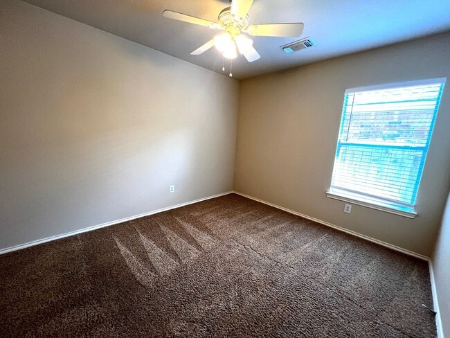 Building Photo - Charming 3-Bedroom Home with Modern Kitchen and Spacious Backyard