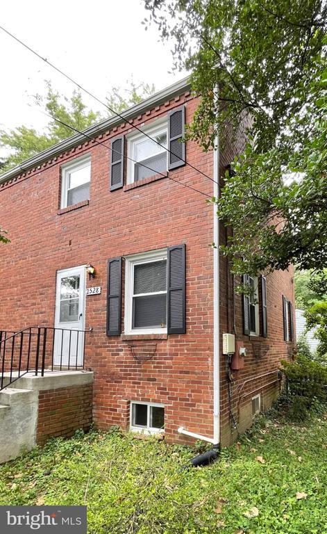 Building Photo - 2528 N Winchester St