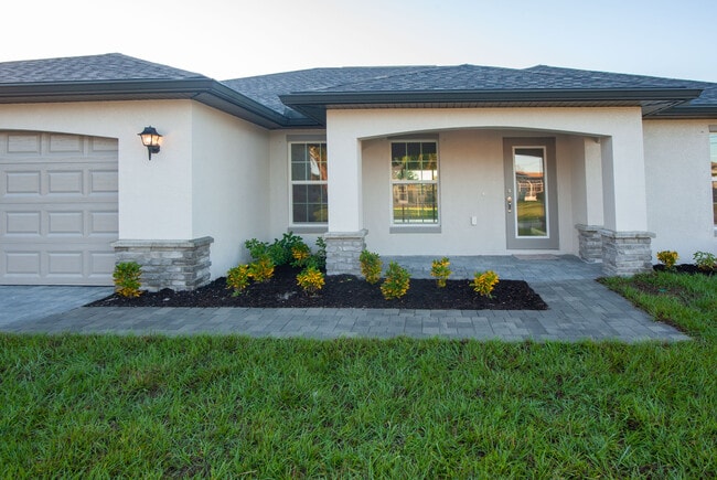 Building Photo - 916 SW 24th St