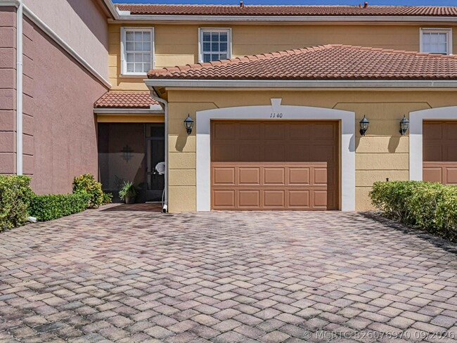 Building Photo - 1140 Cheval Dr
