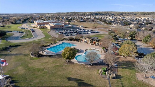 Building Photo - 706 Harwood Dr