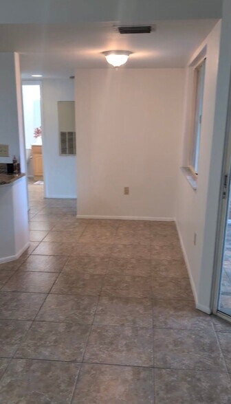 Building Photo - 3170 Seasons Way