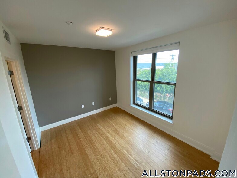 Building Photo - 40 Malvern St