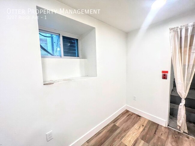 Building Photo - 3207 Ridge Ave