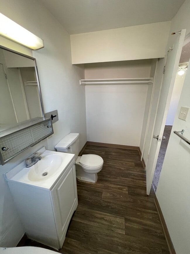 Building Photo - Studio Apartment on Las Vegas Strip - Close to all of the Excitement & More!!
