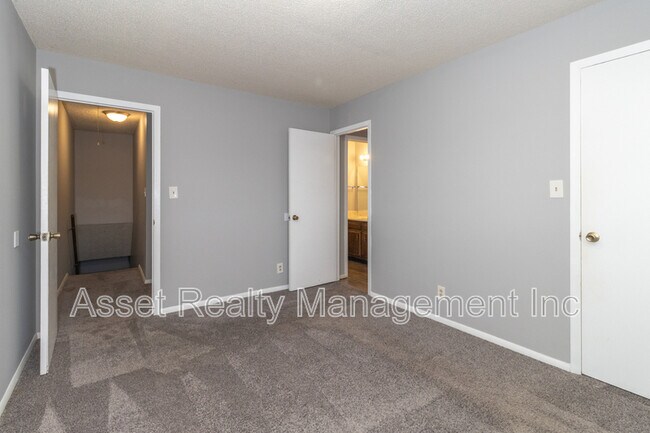 Building Photo - 9157 Cedarpark Ln NW