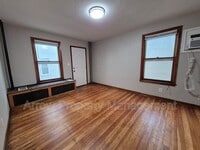 Building Photo - 2601 Vine St